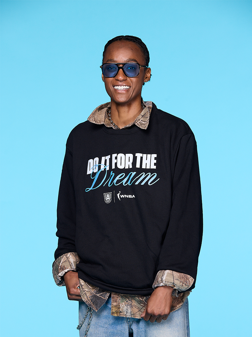 Do It For The Dream Crewneck - Model